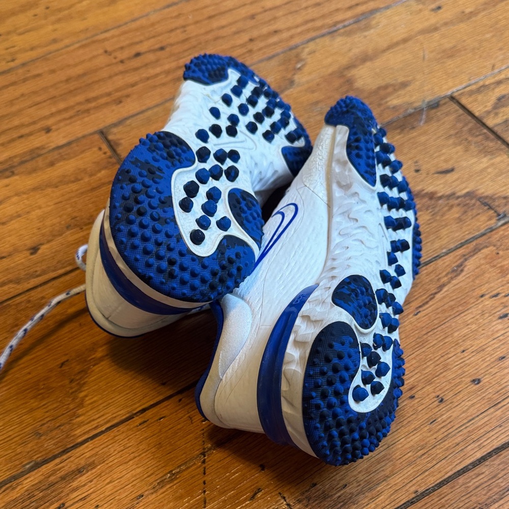 Nike Women’s Alpha Huarache Elite 4 Softball shoes - Picture 7 of 10